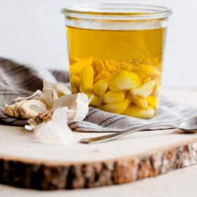 Cách Làm Tỏi Ngâm Dầu Và Dầu Tỏi Tự Chế Thơm Ngon Chuẩn Nhà Hàng